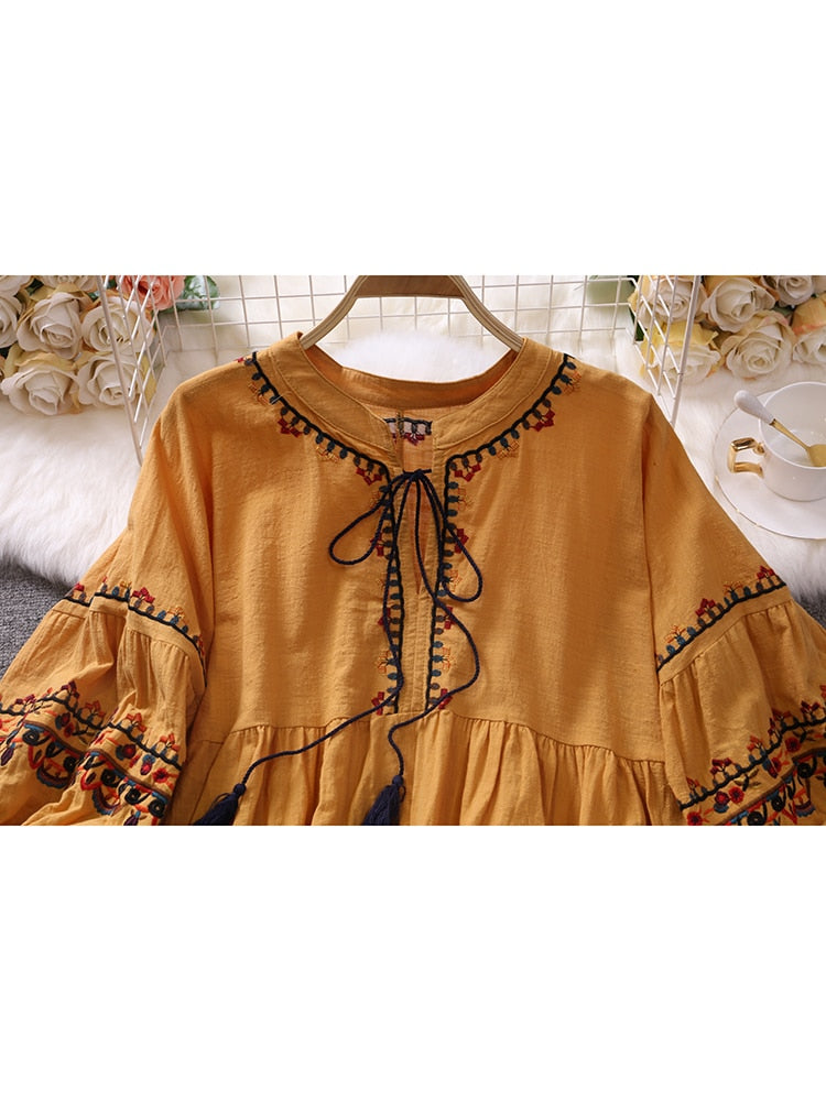 Women Summer Dress Vintage Ethnic Embroidery V-neck Lace Up