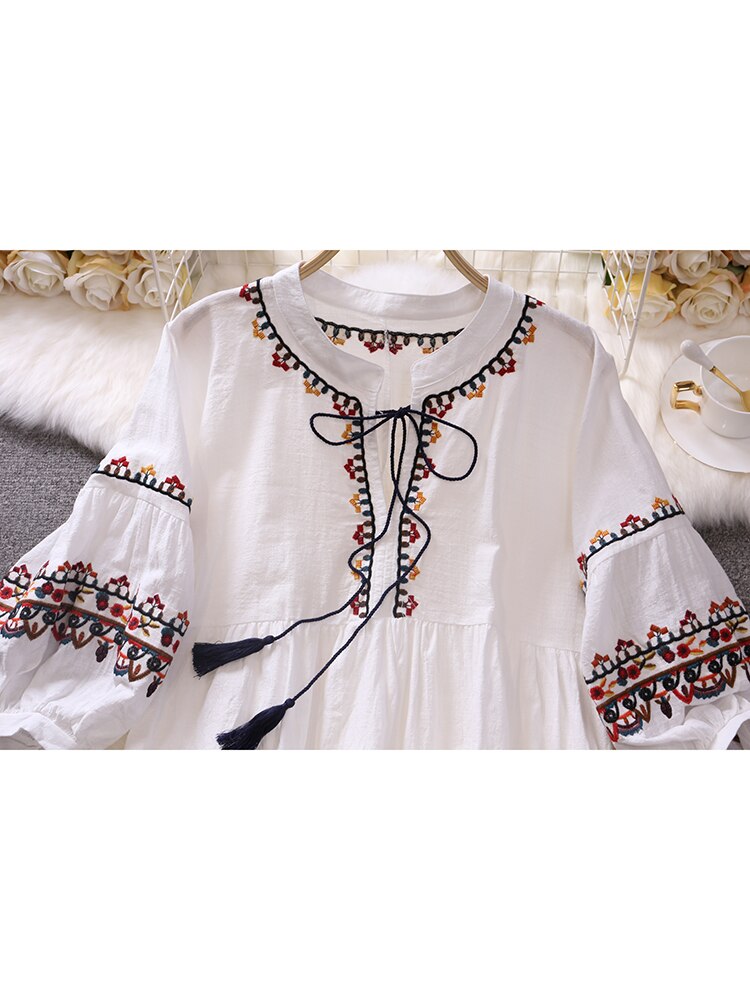 Women Summer Dress Vintage Ethnic Embroidery V-neck Lace Up