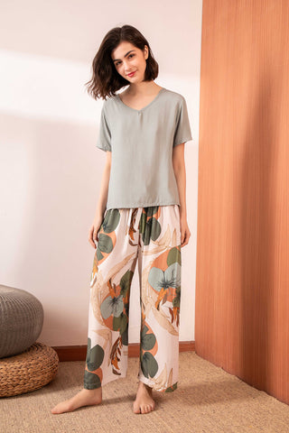 Women V-Neck Leaves Printed Pajamas Set Comfort Sleepwear Loose Soft